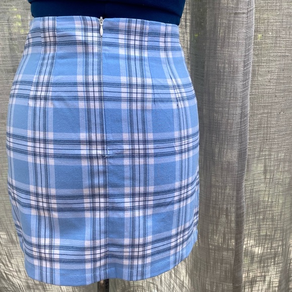 Brandy Melville plaid blue and white cara mini skirt - Picture 3 of 7